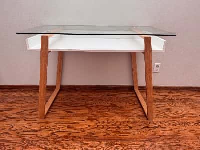 Modern Computer Desk for Small Spaces 1