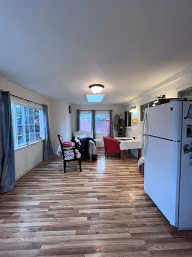 A furnished bigger room available located in Loma Verde Ave, Palo Alto from 8/12/2026 1