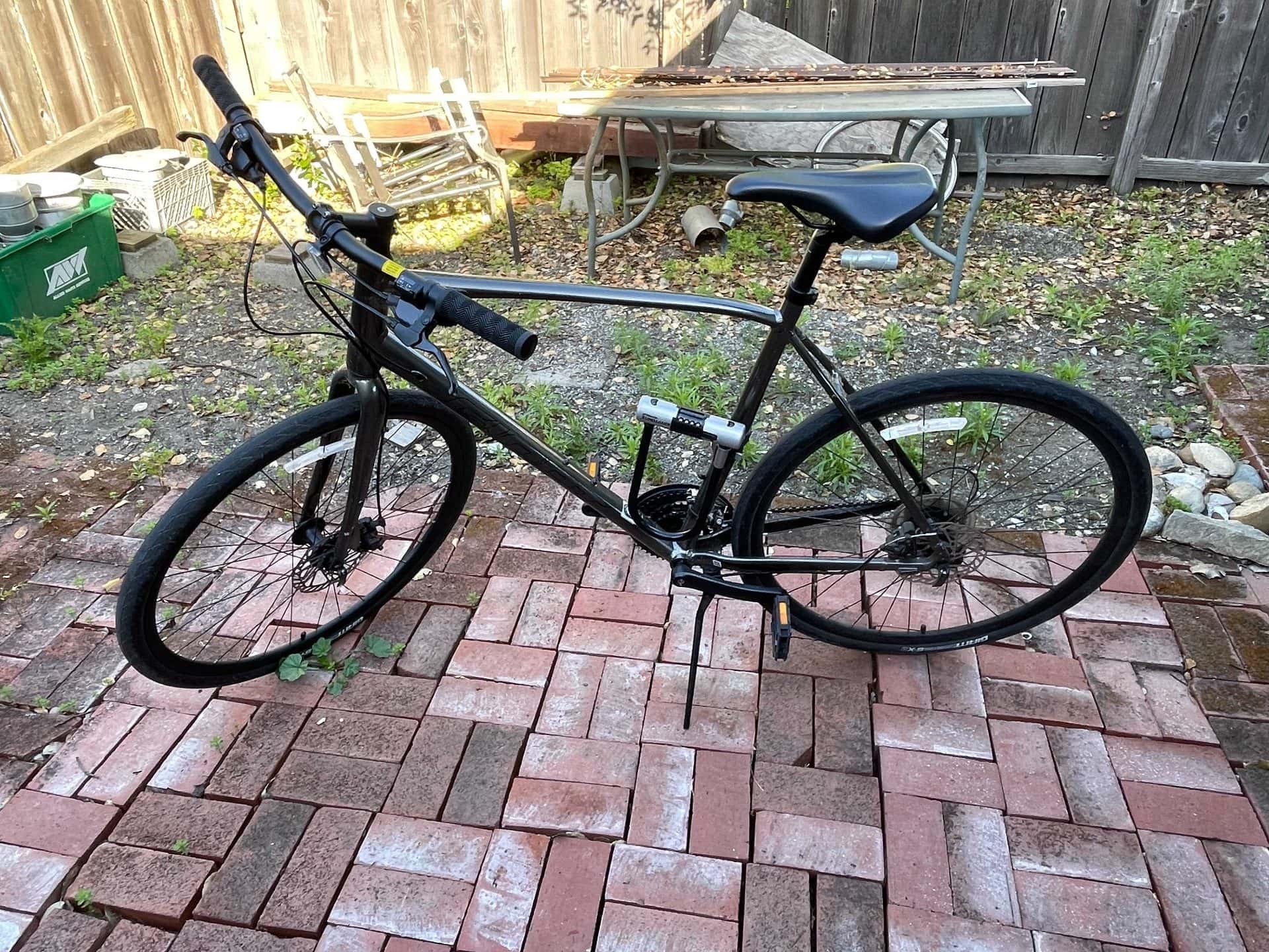 Black Hybrid City Bike – Great Condition 1