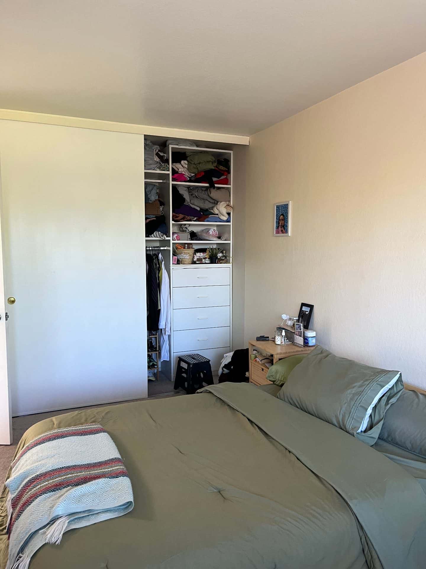 Room with shared bathroom in 3BR/2.5BA Condo in Sharon Heights 2