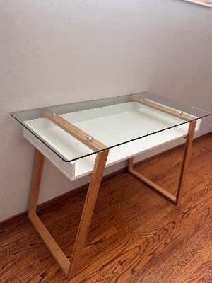 Modern Computer Desk for Small Spaces 2
