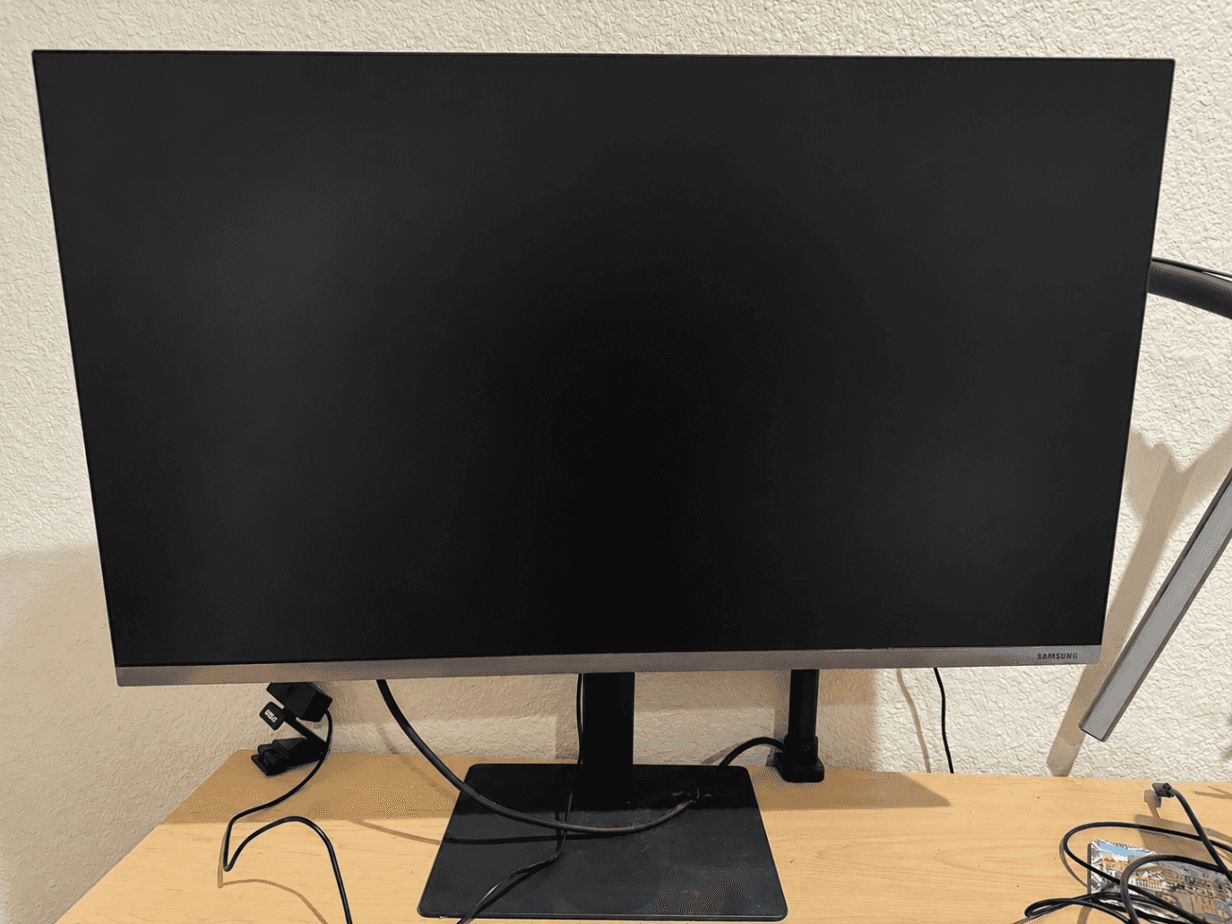 Selling 32 inch 4K monitor (Samsung Business FT872) 1