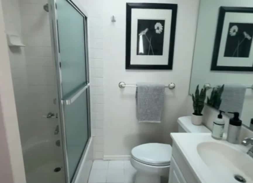 Private bedroom with a private bathroom available in a quiet and safe Mountain View 3
