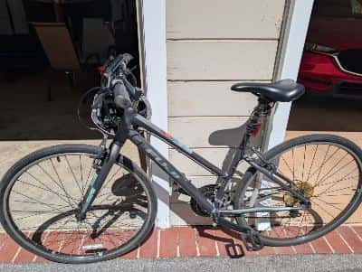 BIKE FOR SALE: Fuji Absolute 2.1 Hybrid Bike + Kryptonite U-Lock, Helmet & Lights 1