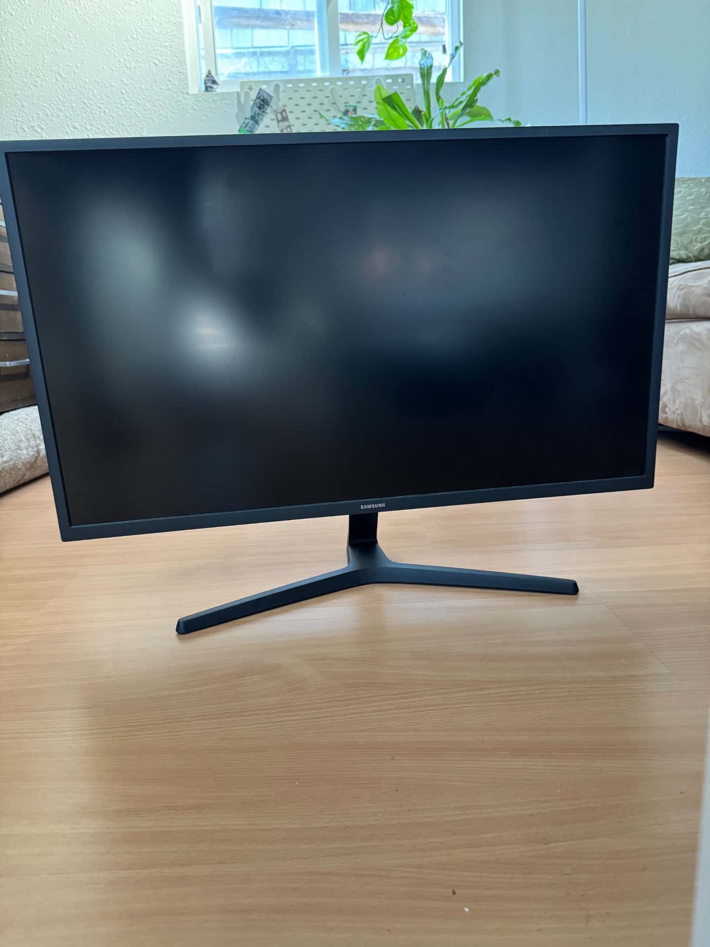 32” Samsung ViewFinity UJ590 UHD Monitor 1