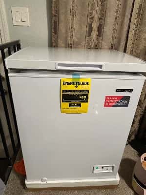 Chest Freezer 5.0 Cu. ft 1