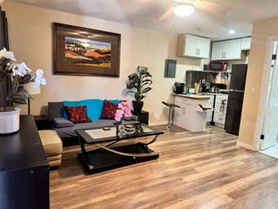 Modern Studio • Private Entry + Mini Kitchenette 4