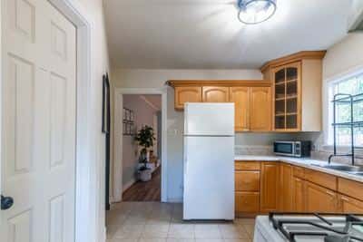 Clean Shared Room for Male in Central Hollywood 1D 7