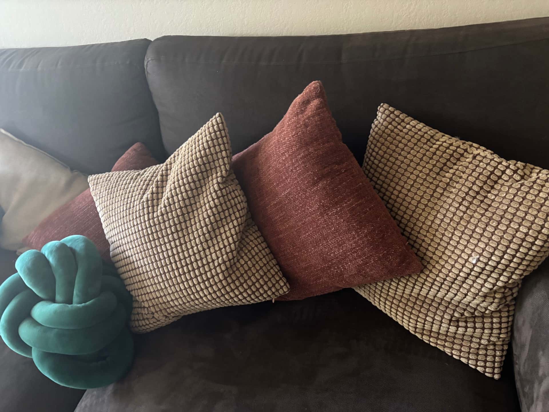 FREE Throw Pillows 1