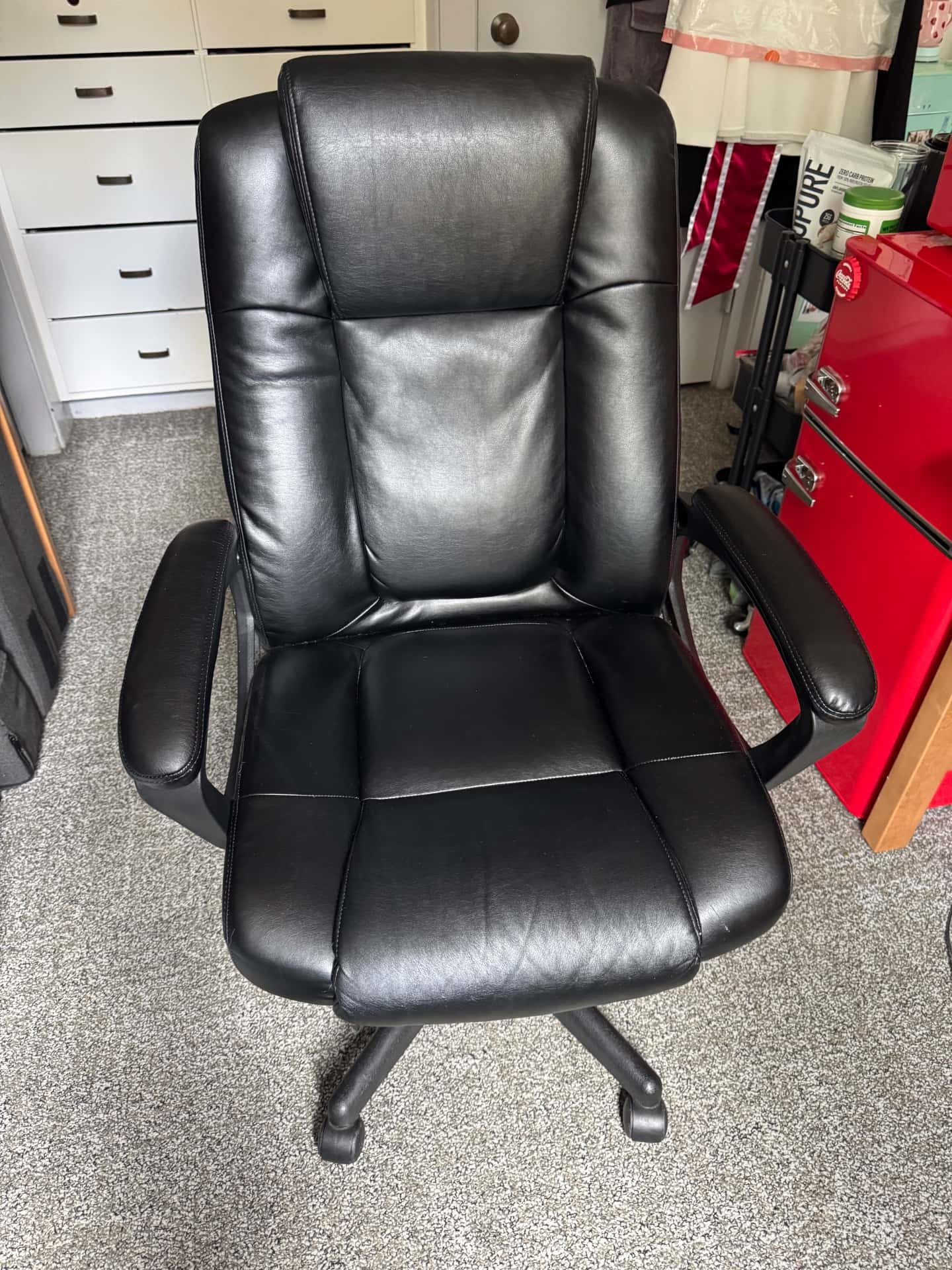 Black Executive Office Chair – Comfortable & Adjustable 1