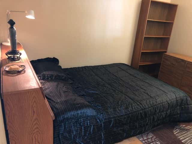 Furniished room long term Menlo Pak Willows avalable June 15 1