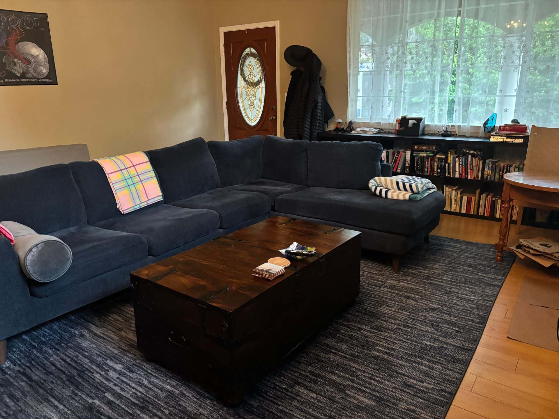Master bedroom with private bath for female housemate, Sept 1st 1