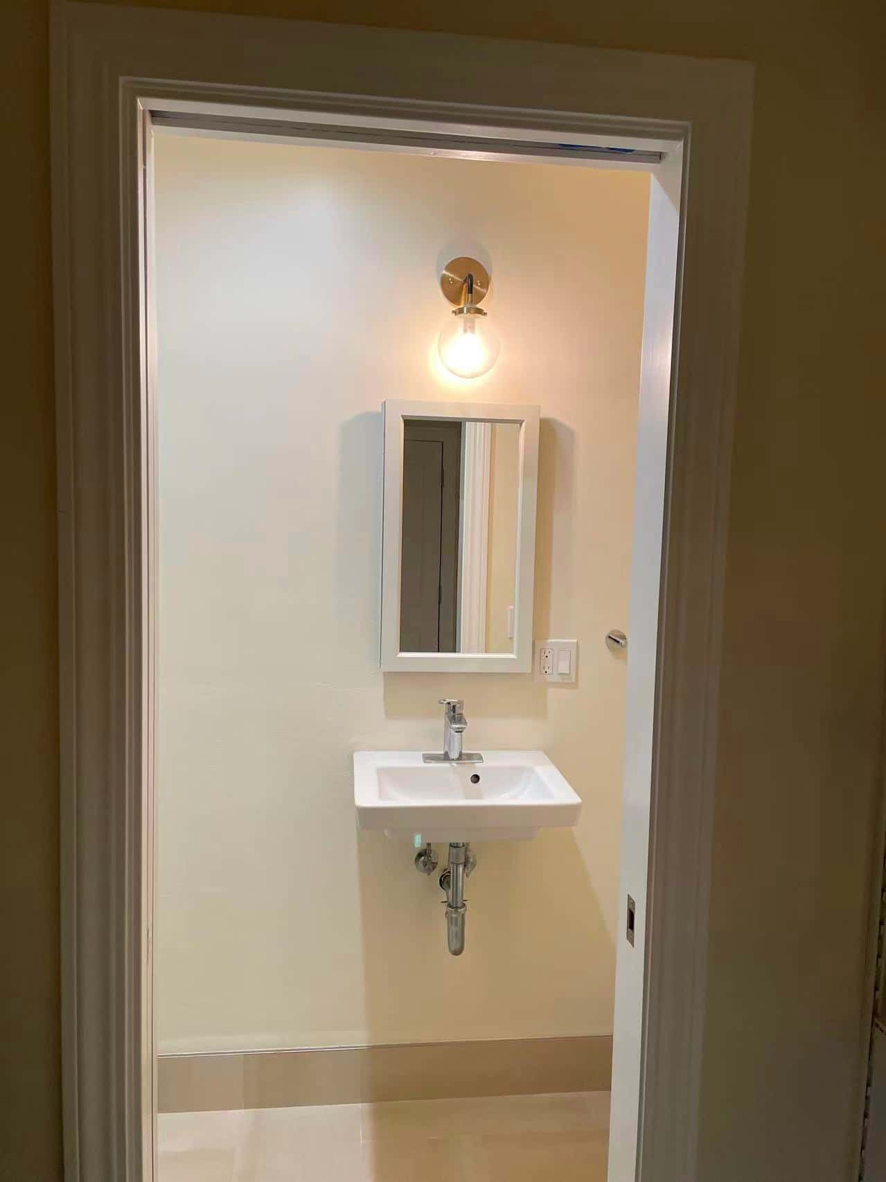 A small private room with private bath in Palo Alto 1