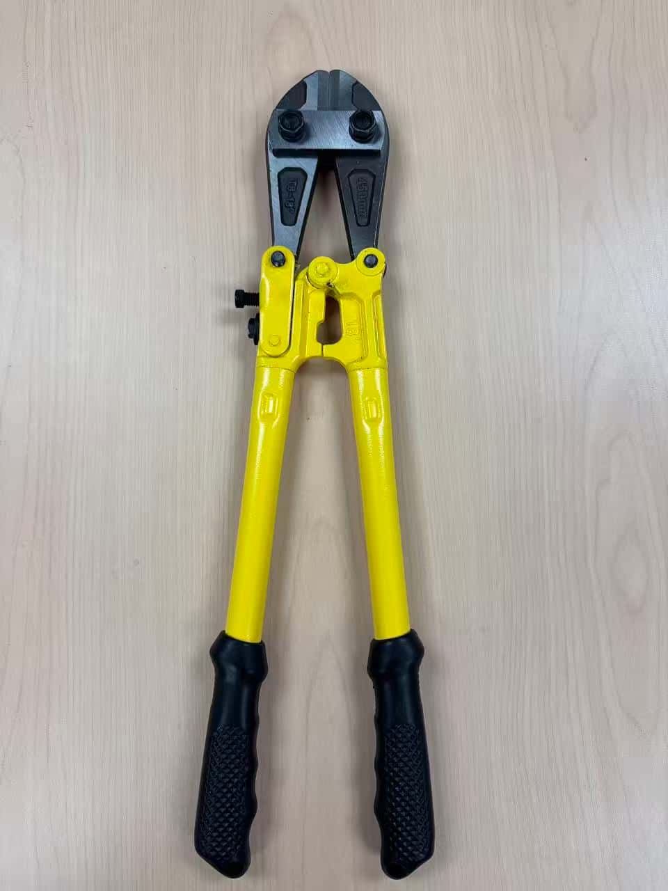 18-Inch Foldable Bolt Cutter, Rubber Handle with Comfort Grip 1