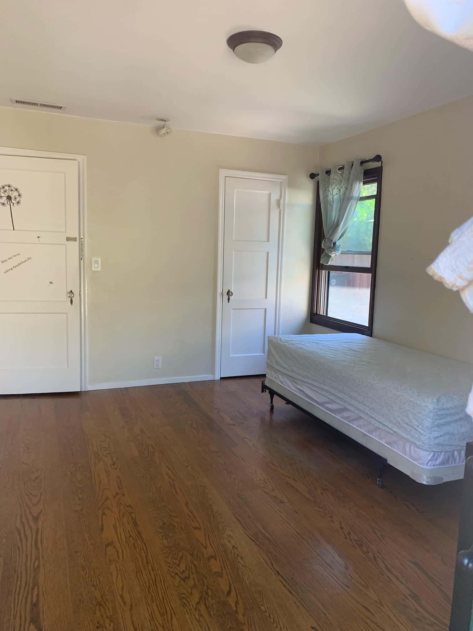 Room Next to Paly 1