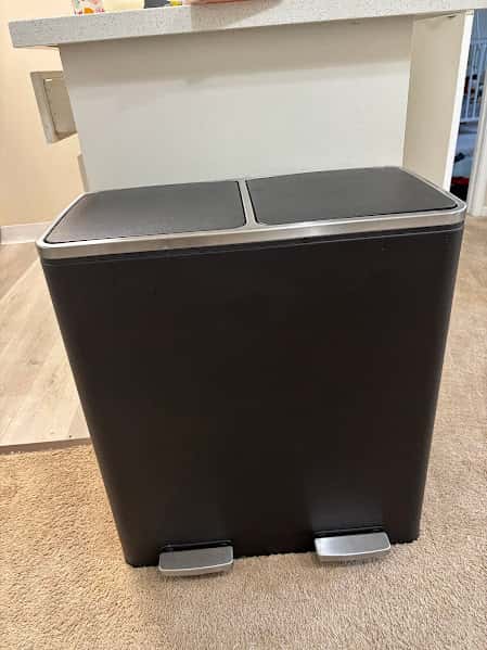 Dual Trash Can 1