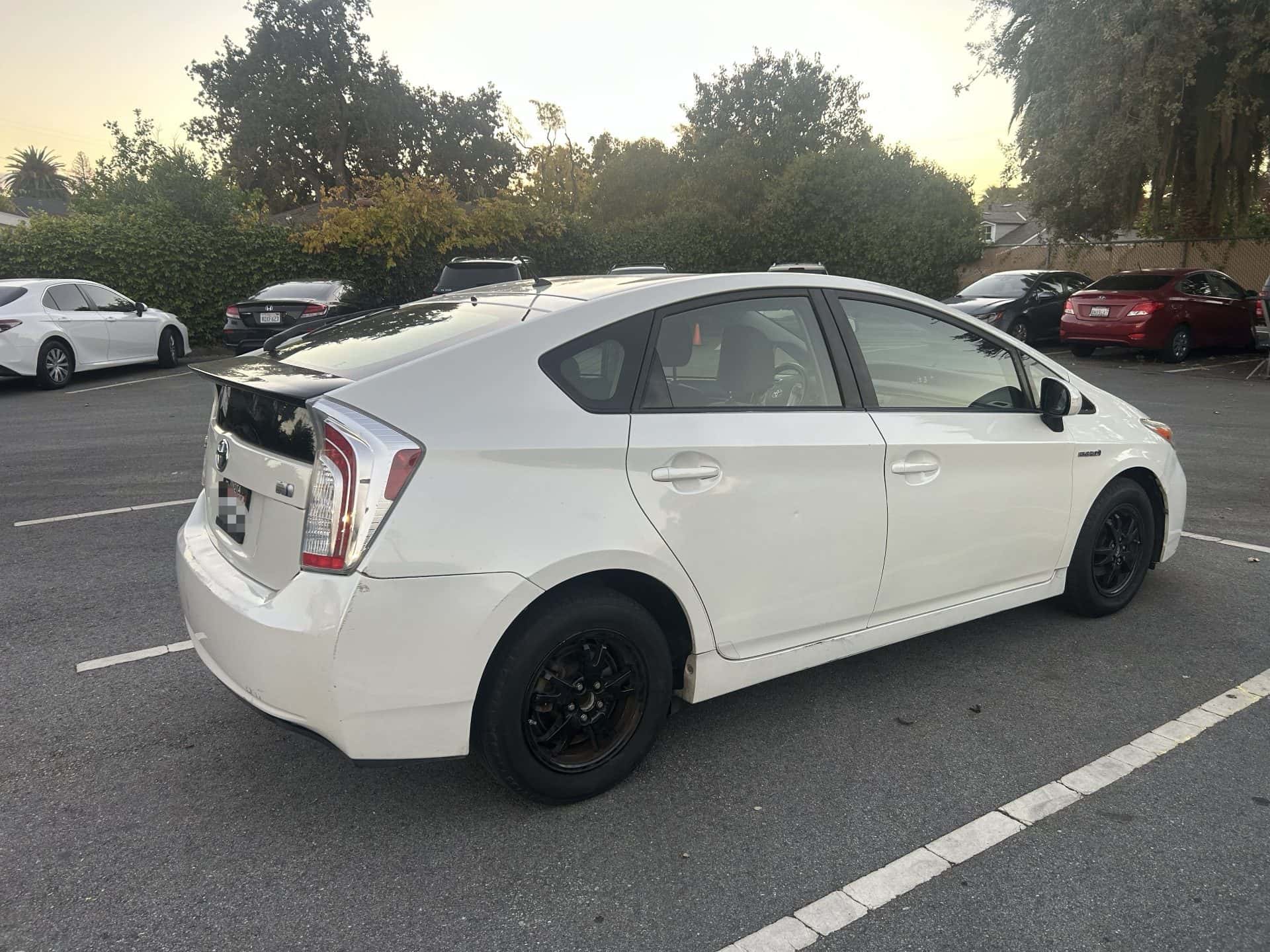 2015 Toyota Pruis Two 1
