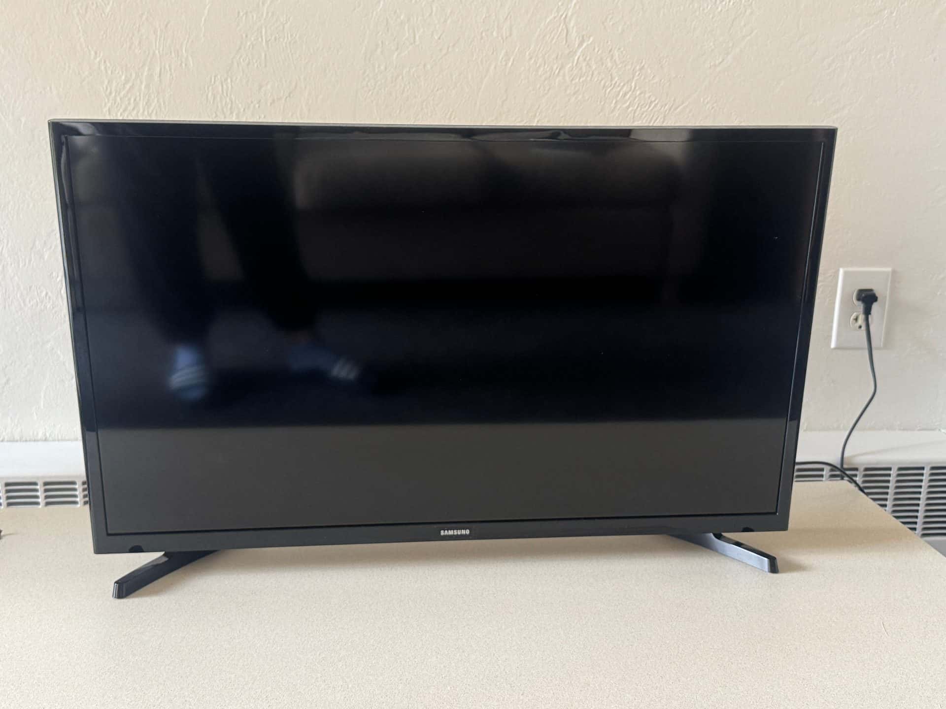 FOR SALE: Samsung - 32" Class M4500 Series LED HD Smart Tizen TV 1