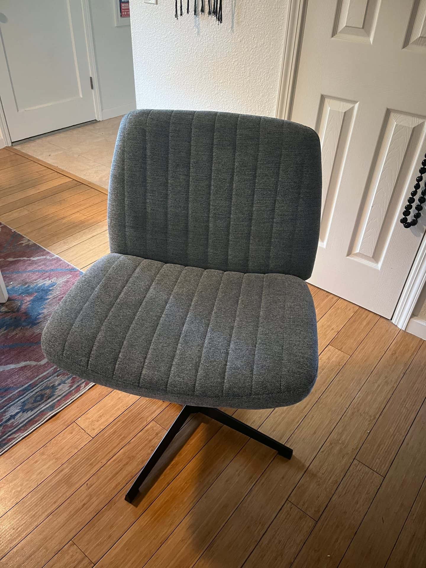 Lightly used Dumos Criss-Cross wide armless adjustable desk chair - RRP $65 1