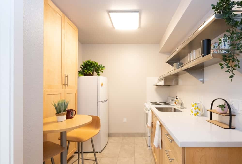 JUNE 2 to JUNE 28 Stanford Room for Rent 1